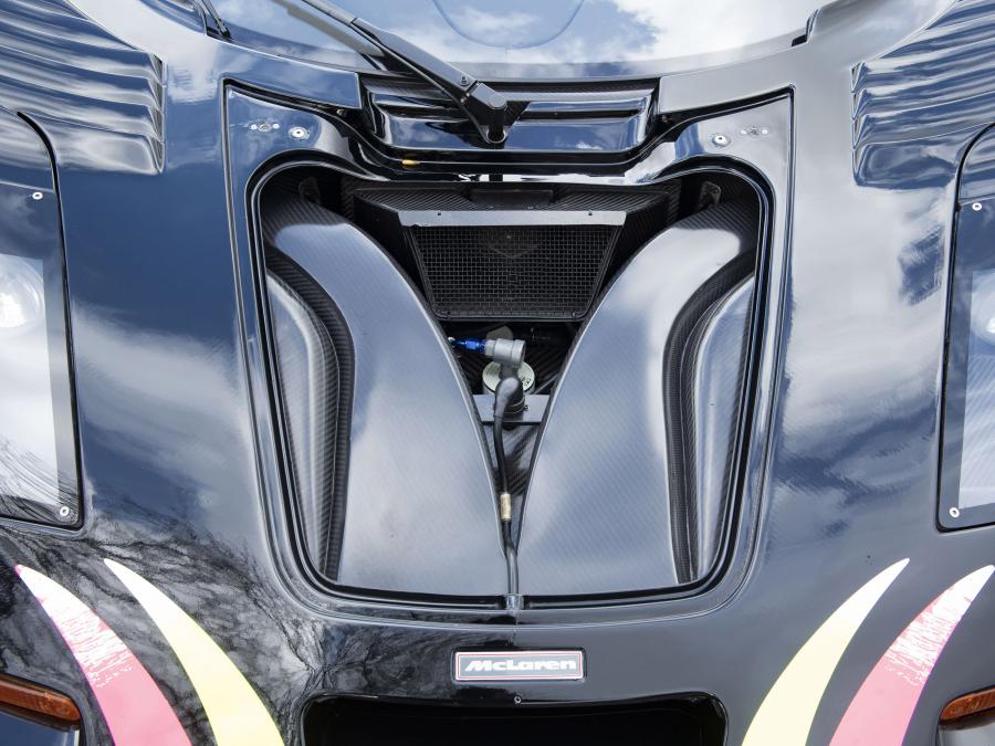Моторный отсек McLaren F1 GTR Longtail (19R) 1996 года  (фото 27 из 42)